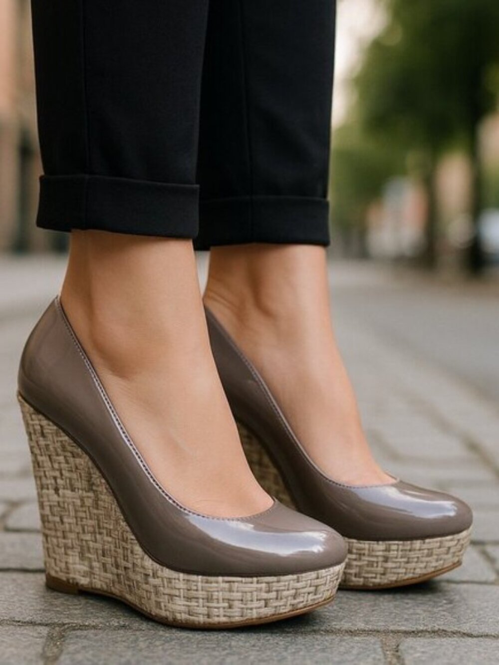 STEVE MADDEN Elli Wedges 7.5 Tan Wedge Woven Heels Platform Vegan Patent